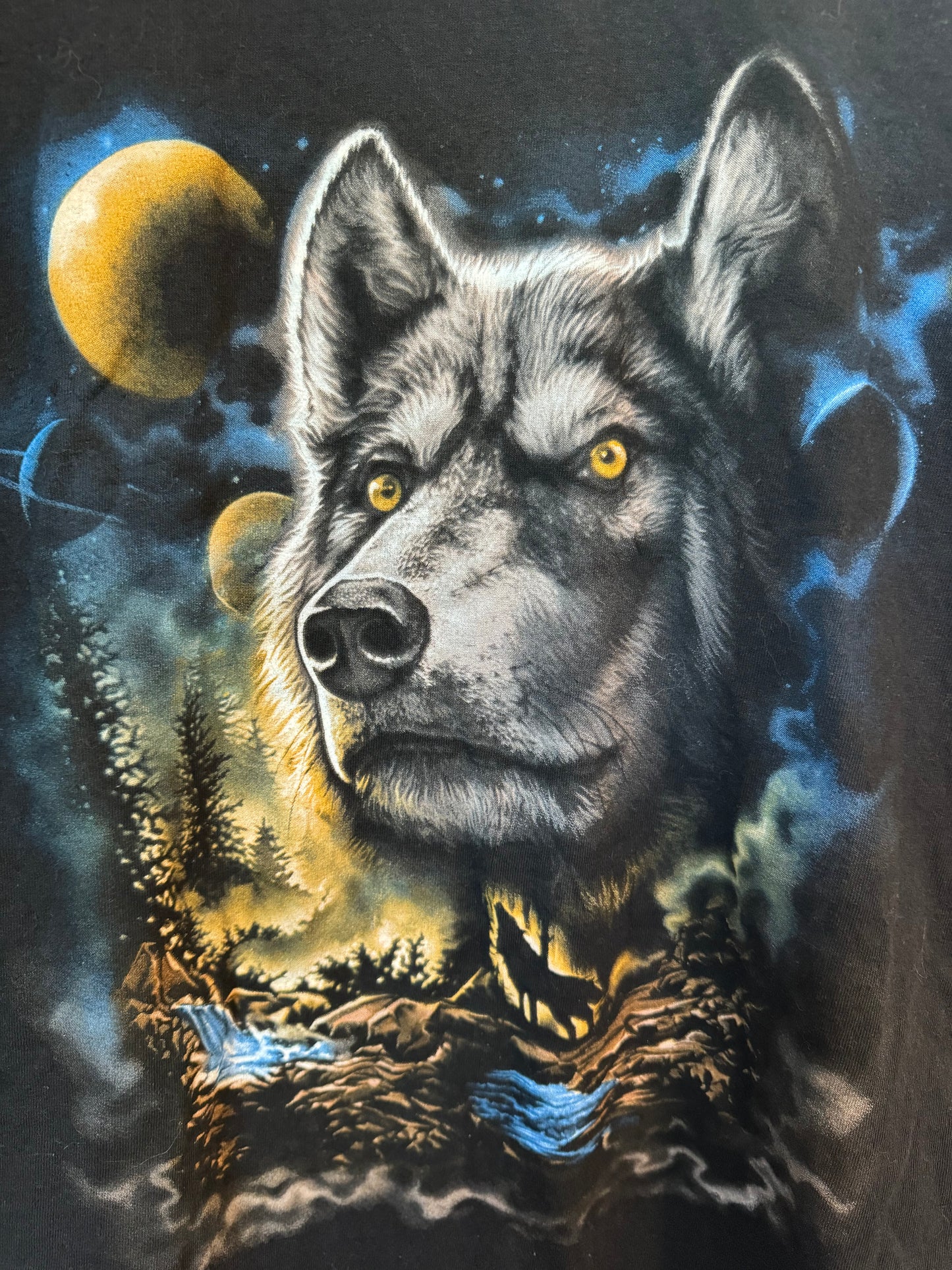 BOM Wolf shirt